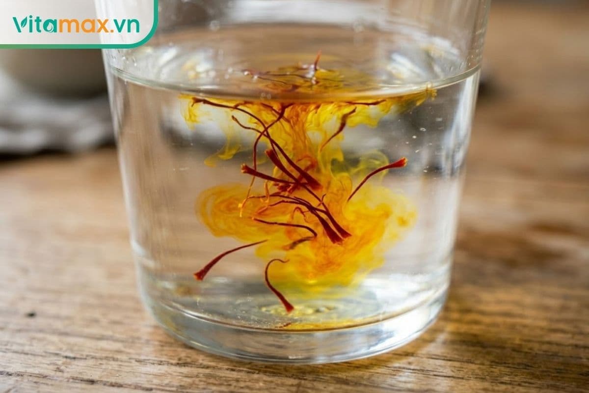Cách sử dụng saffron tăng cường sinh lý cho nam giới & nữ giới